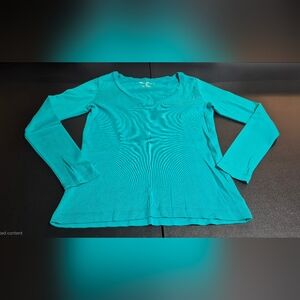 Ladies size medium green Eddie Bauer long sleeve tshirt